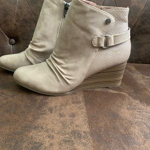 Brand New! Woman’s Blowfish wedge bootie.
